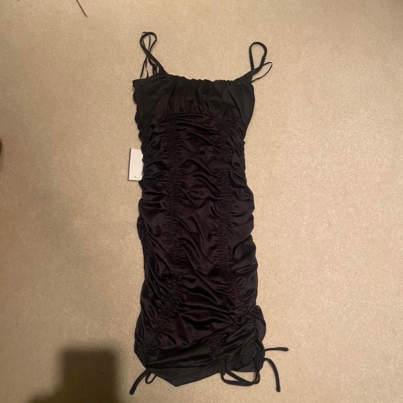 NWT Ruched Black Mini Dress Size Medium - Picture 10 of 11